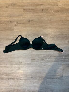 Victoria's Secret Black Smooth Molded T-Shirt Bra with Gold Accent